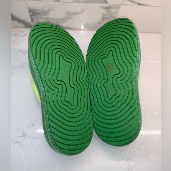 SKYLRK Justin Bieber Rest Tennis Slides Green Yellow Fuzzy Size 11 Mens - Picture 8 of 8
